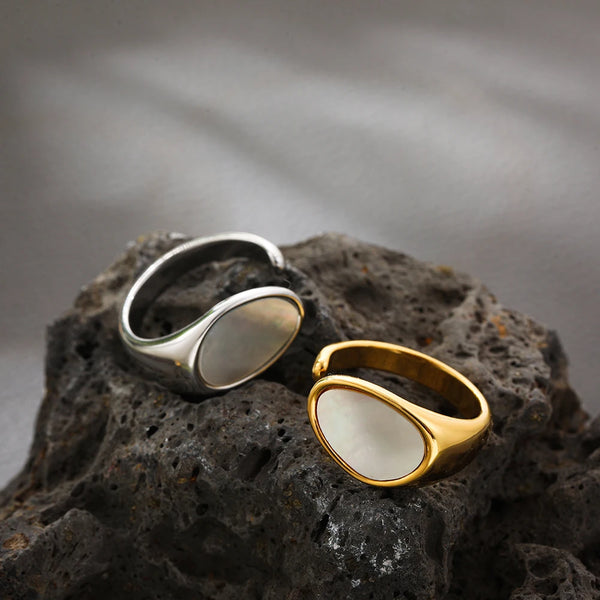 Elegant White Shell Round Geometric Rings